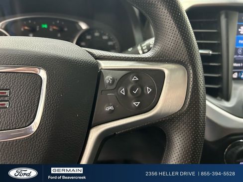 Used 2023 GMC Acadia SLE image 25