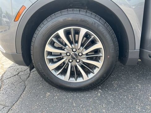 Certified 2023 Lincoln Nautilus AWD image 29