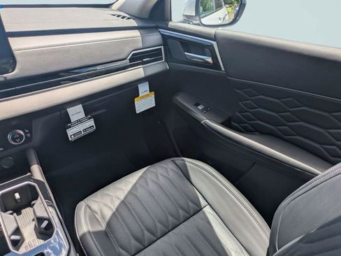 New 2026 Mitsubishi Outlander SEL FWD image 19