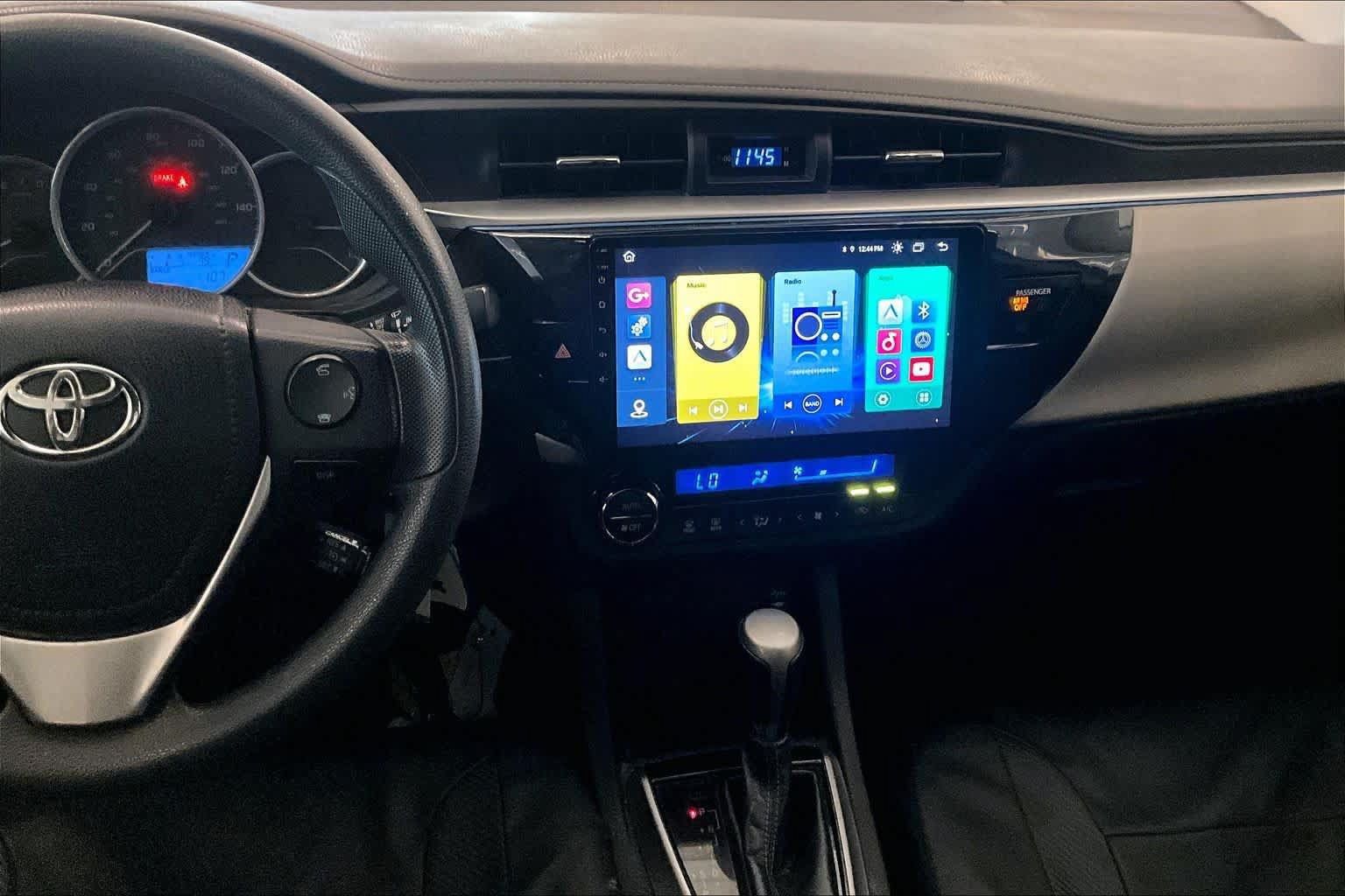 Used 2016 Toyota Corolla LE FWD image 6