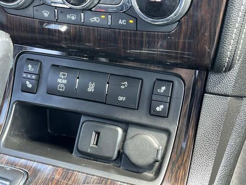 Used 2015 Chevrolet Traverse LT image 13