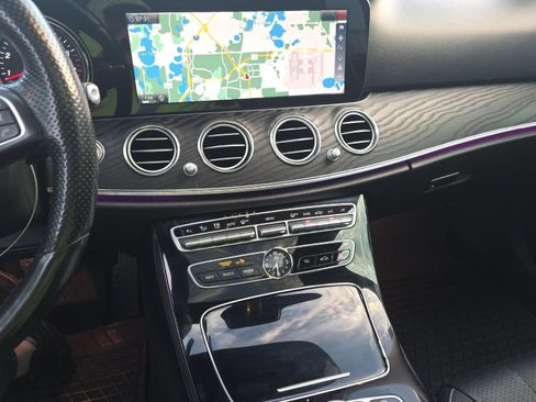 Used 2017 Mercedes-Benz E 300 4MATIC image 14