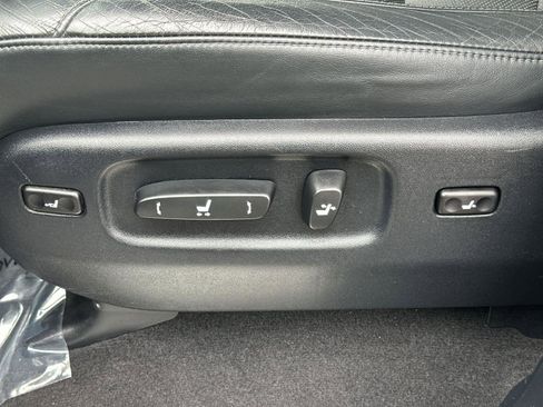 Used 2019 Lexus LX 570 4WD image 23