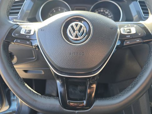 Used 2020 Volkswagen Tiguan SE w/ Panoramic Sunroof Package image 22