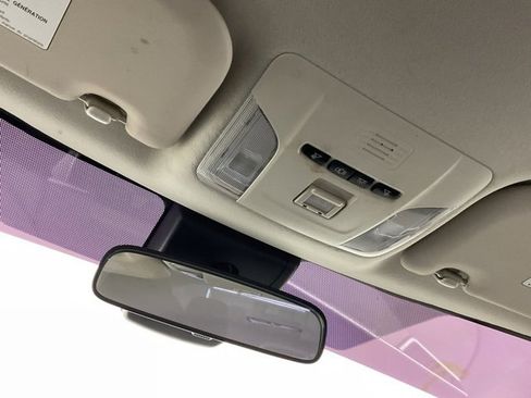 Used 2020 Toyota Corolla L image 19