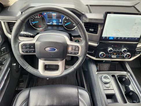 Used 2024 Ford Expedition XLT RWD image 27