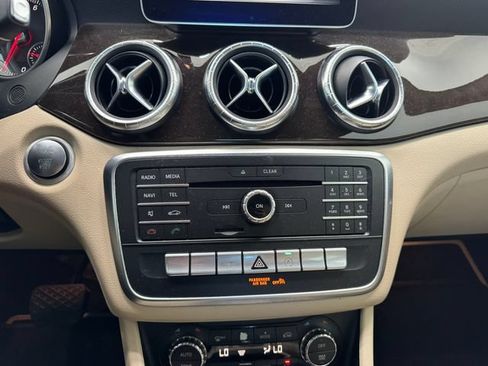 Used 2018 Mercedes-Benz CLA 250 image 3