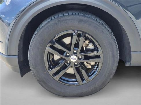 Used 2024 Ford Explorer XLT w/ Equipment Group 202A RWD image 14