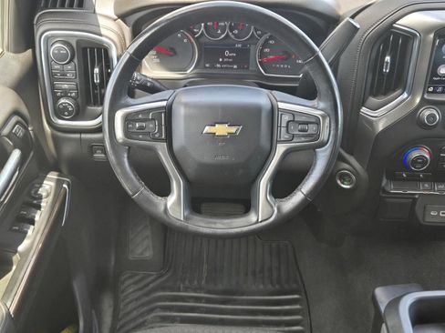 Used 2021 Chevrolet Silverado 1500 LT AWD/4WD image 8