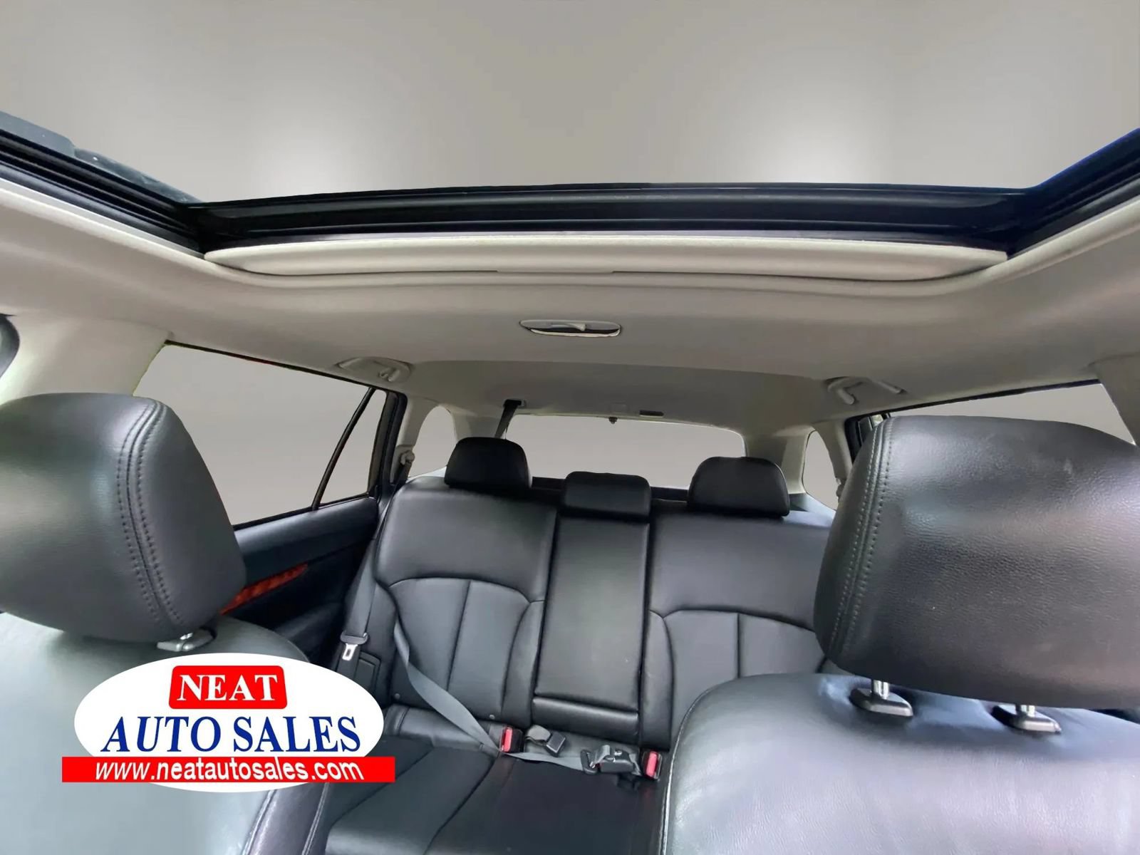 Used 2010 Subaru Outback 2.5i Limited AWD/4WD image 16