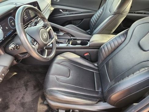 Used 2024 Hyundai Elantra Limited FWD image 12