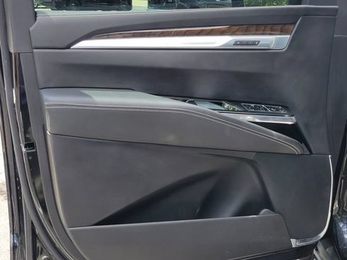 Certified 2025 Cadillac Escalade ESV Sport Platinum w/ LPO, Floor Liner Package AWD/4WD image 15