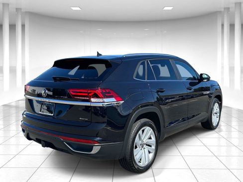 Used 2023 Volkswagen Atlas Cross Sport SE w/ Panoramic Sunroof Package AWD/4WD image 3