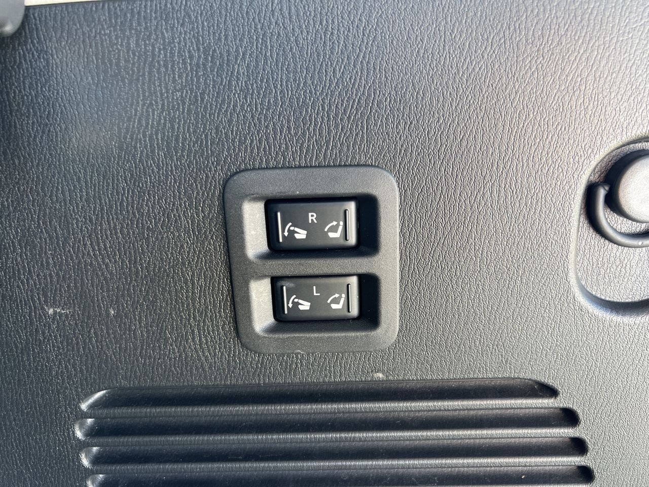Used 2024 Nissan Armada Platinum w/ Cargo Package RWD image 27