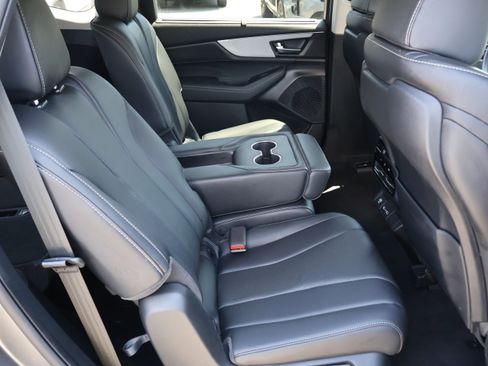 Used 2023 Acura MDX SH-AWD w/ Technology Package image 12
