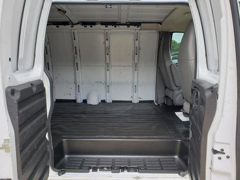 Used 2022 Chevrolet Express 3500 Extended w/ Driver Convenience Package RWD image 12