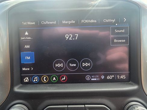 Used 2022 Chevrolet Silverado 2500 LTZ w/ LTZ Convenience Package AWD/4WD image 22