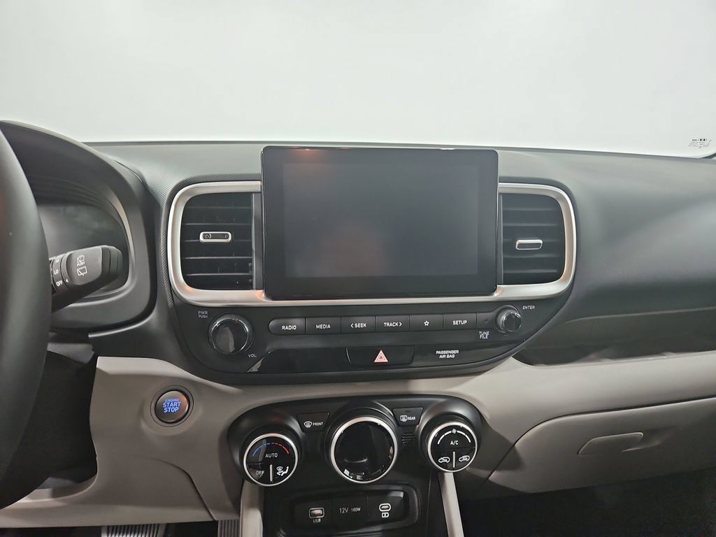 Certified 2025 Hyundai Venue SEL FWD image 20