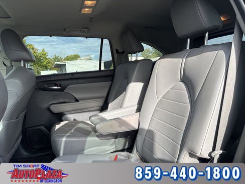 Used 2021 Toyota Highlander XLE image 45