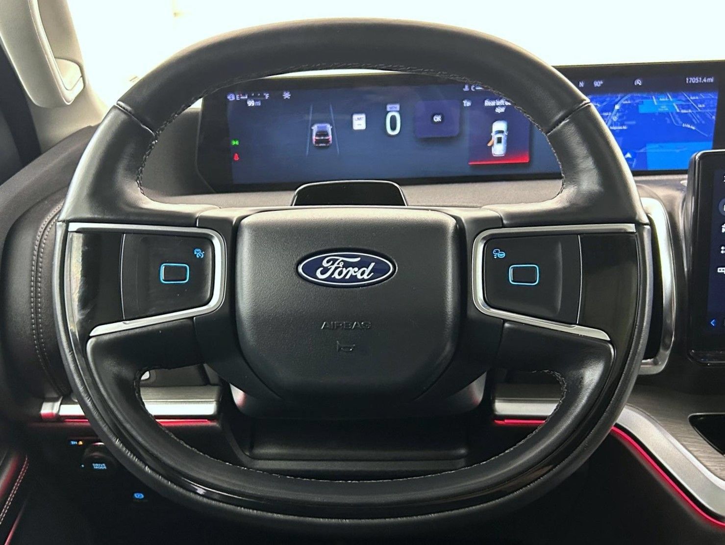 Used 2025 Ford Expedition Platinum AWD/4WD image 12