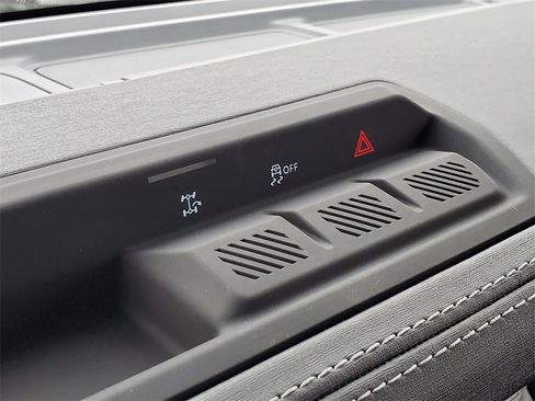 New 2025 Ford Bronco Outer Banks image 14