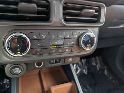 Used 2023 Ford Maverick Lariat w/ Lariat Luxury Package FWD image 17