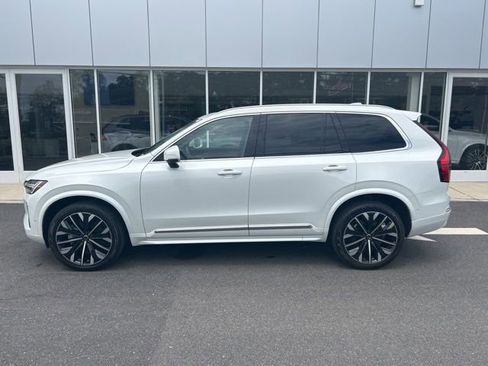 Certified 2025 Volvo XC90 B6 Plus AWD/4WD image 2