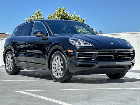 Certified 2022 Porsche Cayenne AWD/4WD image 10