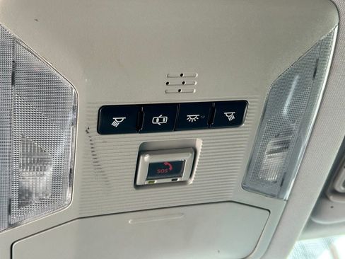 Used 2020 Toyota RAV4 XLE AWD/4WD image 18