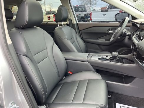 Used 2023 Nissan Rogue SL w/ SL Premium Package image 15