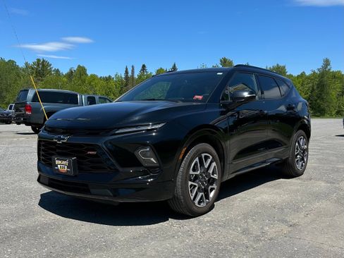 Used 2024 Chevrolet Blazer RS w/ Enhanced Convenience Package AWD/4WD image 7