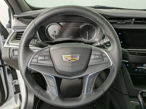 Certified 2024 Cadillac XT5 Luxury w/ LPO, Floor Liner Package AWD/4WD image 16