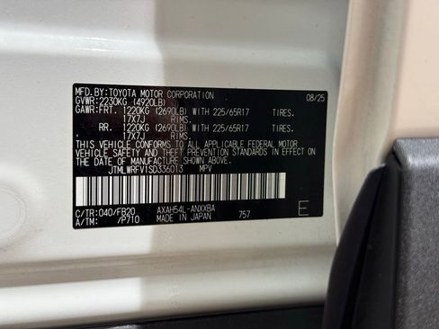 Certified 2025 Toyota RAV4 LE image 29