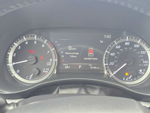 Used 2023 Toyota Highlander LE AWD/4WD image 25