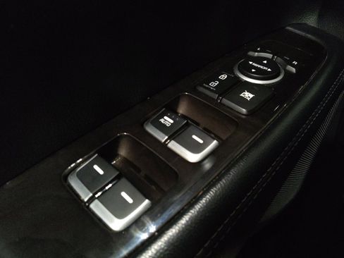 Used 2017 Kia Sorento LX image 27