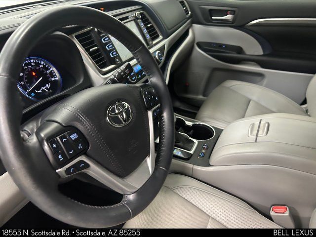 Used 2019 Toyota Highlander Limited AWD/4WD image 18