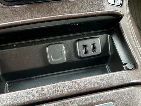 Used 2018 Chevrolet Tahoe Premier image 32