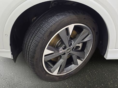 Used 2024 Audi Q4 e-tron Prestige w/ Black Optic Package image 35