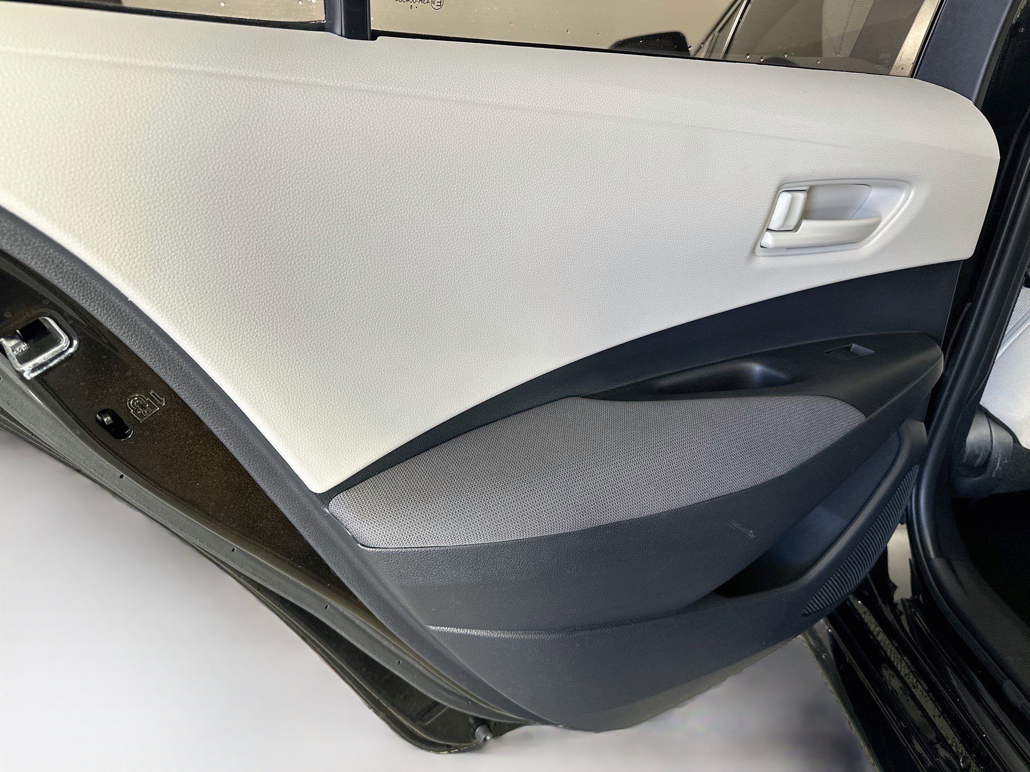 Used 2025 Toyota Corolla LE FWD image 25
