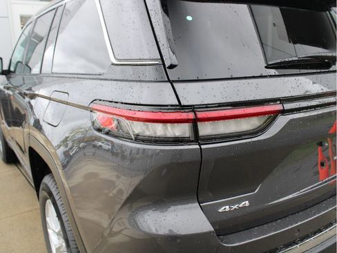 New 2025 Jeep Grand Cherokee Laredo X w/ Luxury Tech Group I image 40