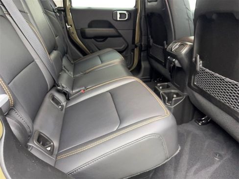 Used 2025 Jeep Gladiator Sport w/ Premium Package image 41