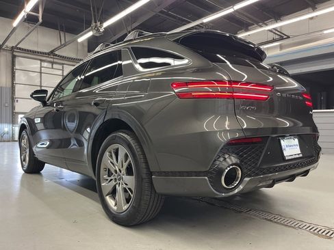 Used 2025 Genesis GV70 3.5T Sport image 5