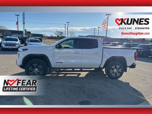 Used 2024 GMC Canyon AT4 image 8