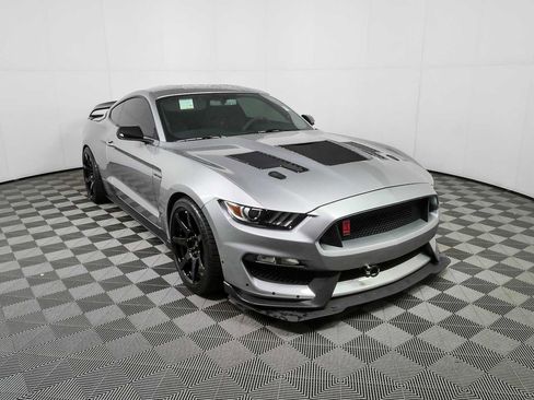 Used 2020 Ford Mustang Shelby GT350R w/ GT350R Equipment Group 920A RWD image 1