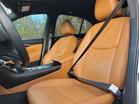 Used 2023 INFINITI Q50 Sensory w/ Cargo Package image 17
