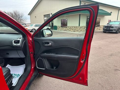 Used 2021 Jeep Compass 80th Special Edition image 29