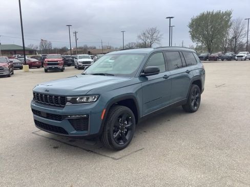 New 2026 Jeep Grand Cherokee L Limited w/ Limited Altitude Package image 3