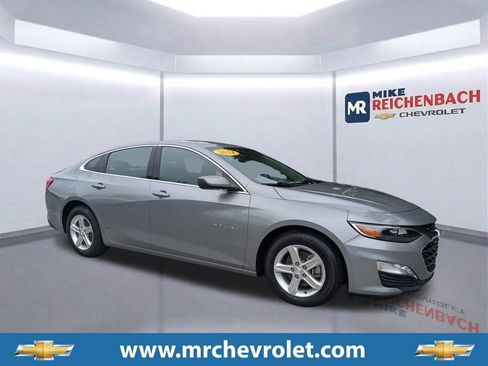 Used 2024 Chevrolet Malibu LT FWD image 1