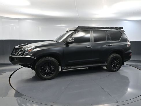 Used 2023 Lexus GX 460 w/ Black Line Special Edition AWD/4WD image 11