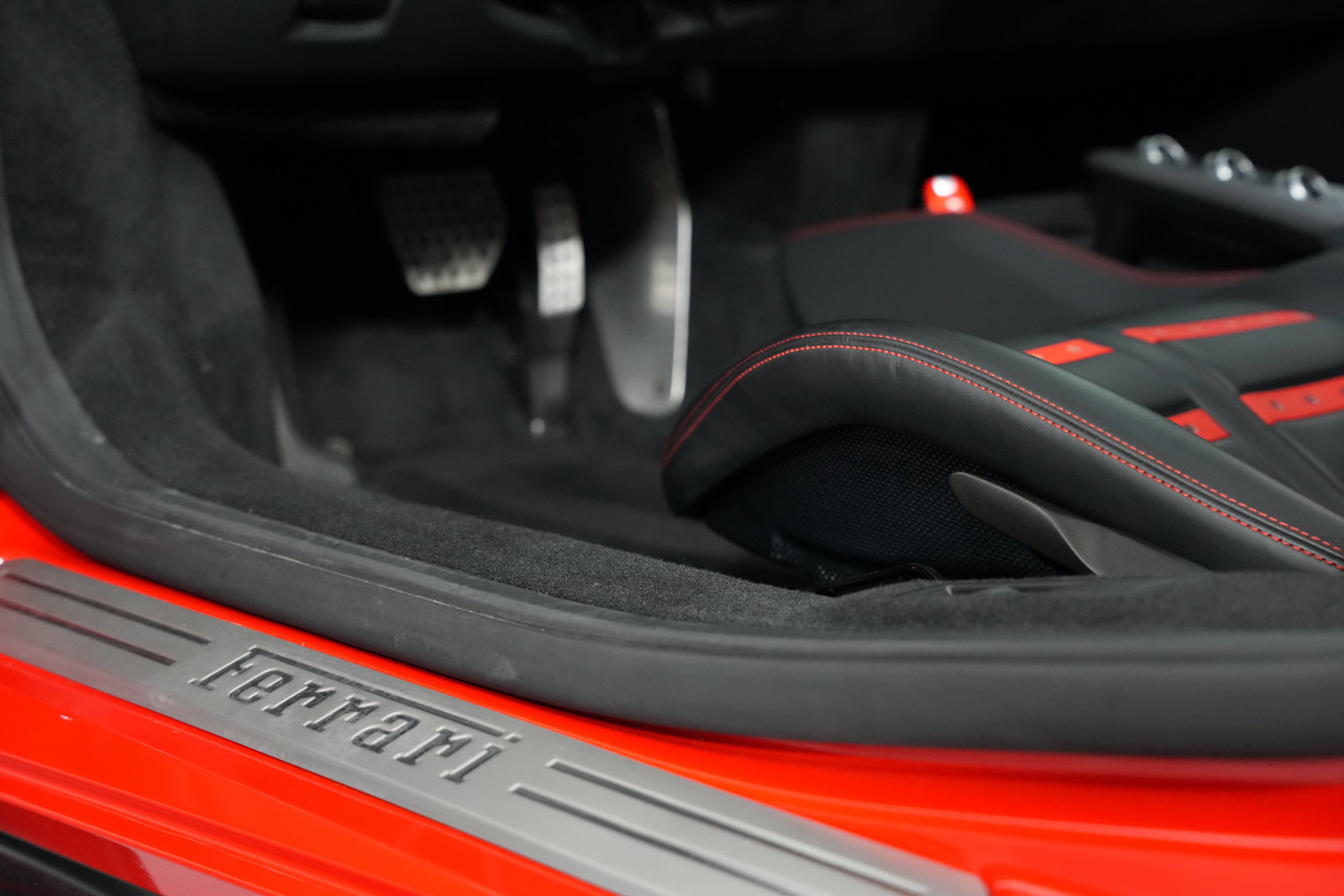 Certified 2022 Ferrari F8 Spider RWD image 30